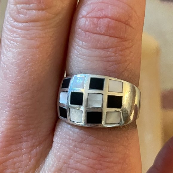 Black Onyx and MOP Silver Ring - Picture 2 of 5